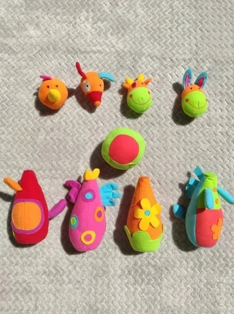 Jogo de bolotas de tecido (4 bolotas e uma bola) – photo 2
